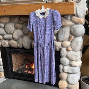 Vintage Floral Dress with Lace Collar